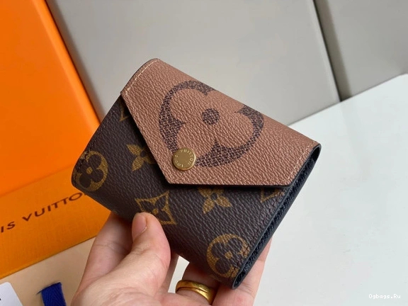 ZOÉ WALLET VUITTON LOUIS 1228